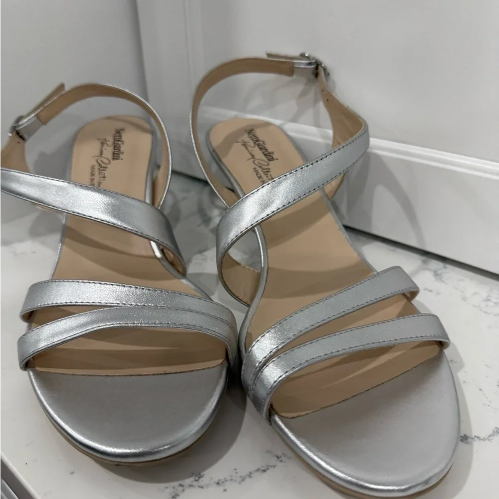 NeroGiardini NEW Size 9.5 (40 )Slingback Kitten Heel Sandal (Women) silver